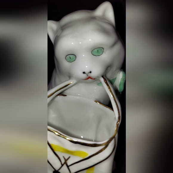 Vista Alegre Portuguesa Cat Figurine W/Basket Green Eyes Tooth Pick Holder - Picture 3 of 7